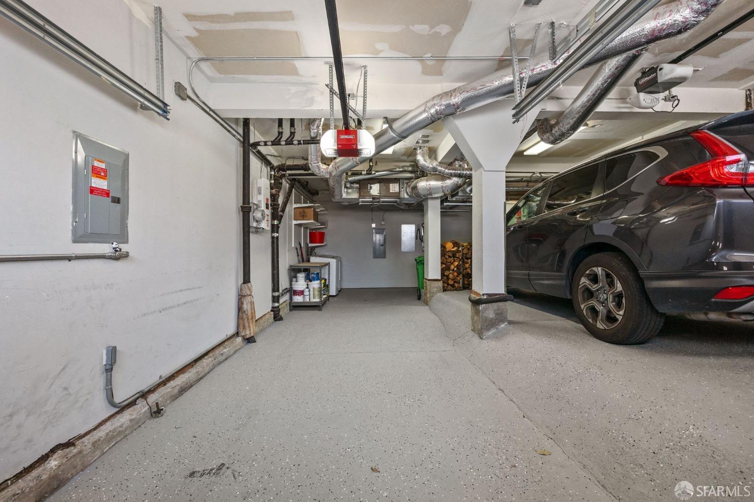 932 Esmeralda Avenue