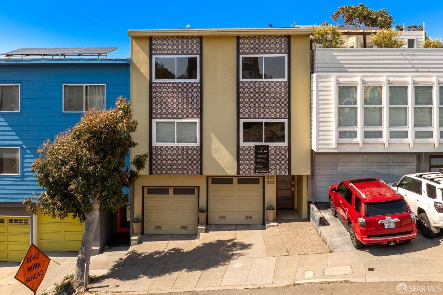 932 Esmeralda Avenue