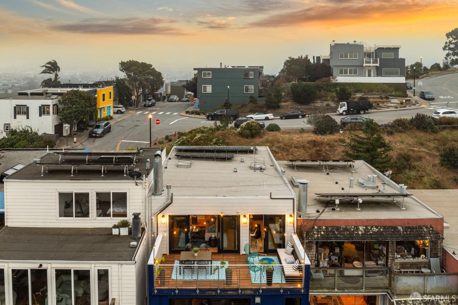 932 Esmeralda Avenue