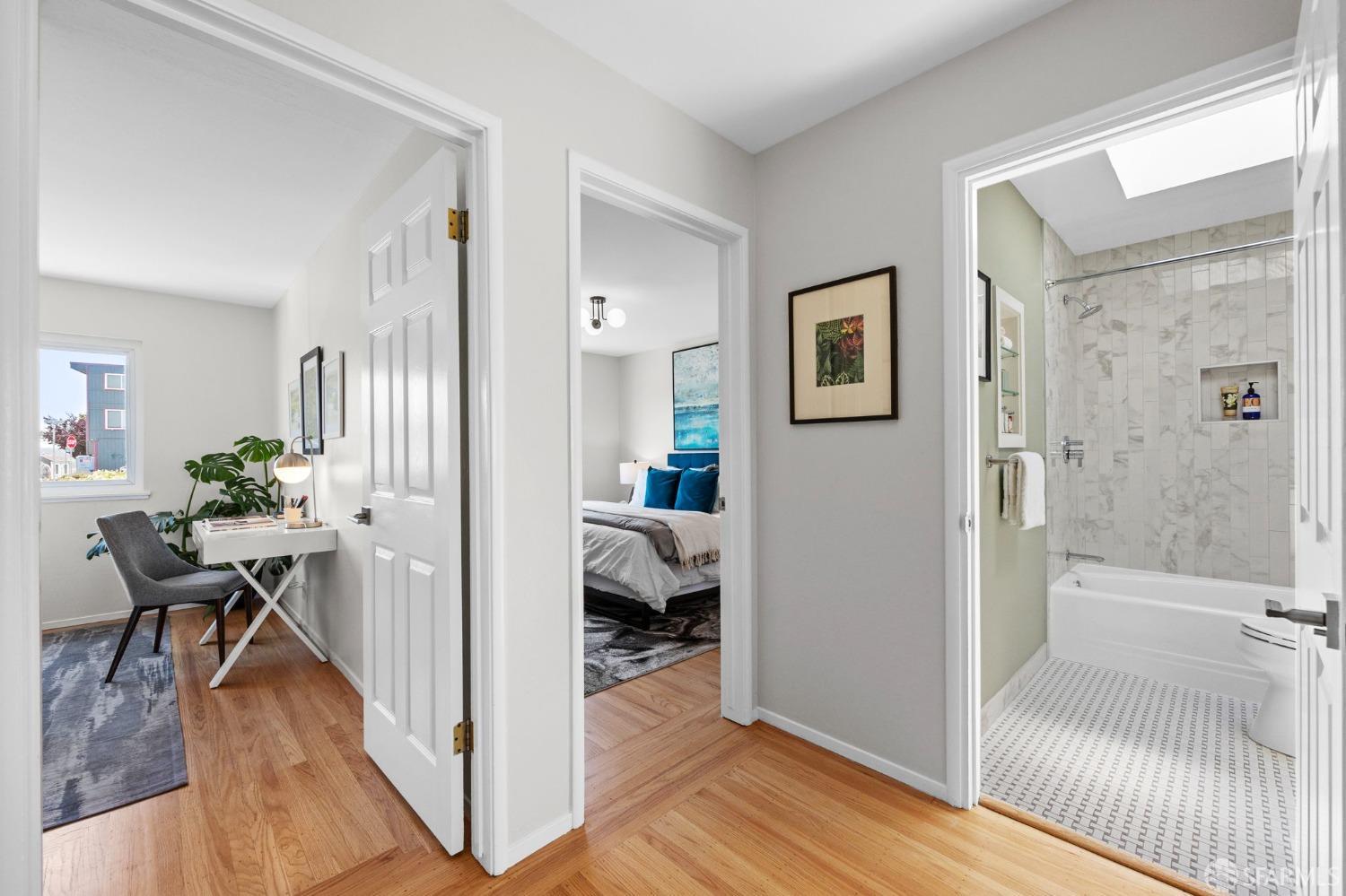 932 Esmeralda Avenue