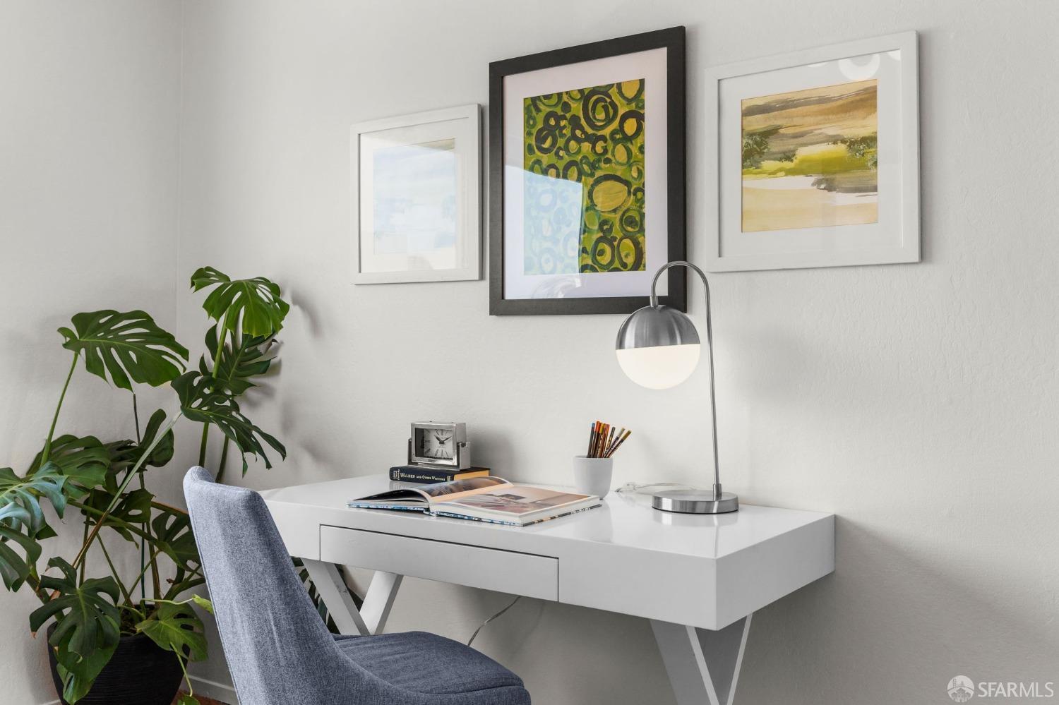 932 Esmeralda Avenue