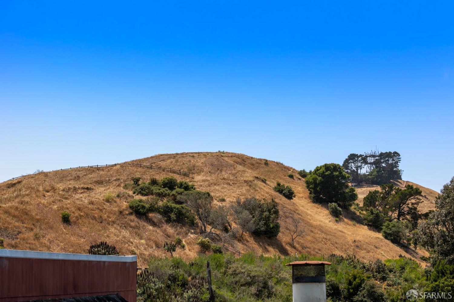 932 Esmeralda Avenue