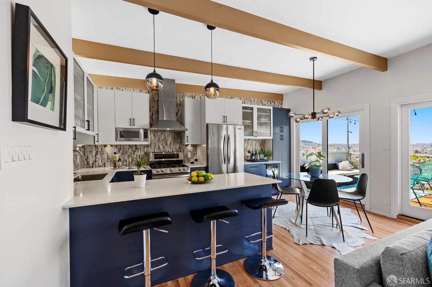 932 Esmeralda Avenue