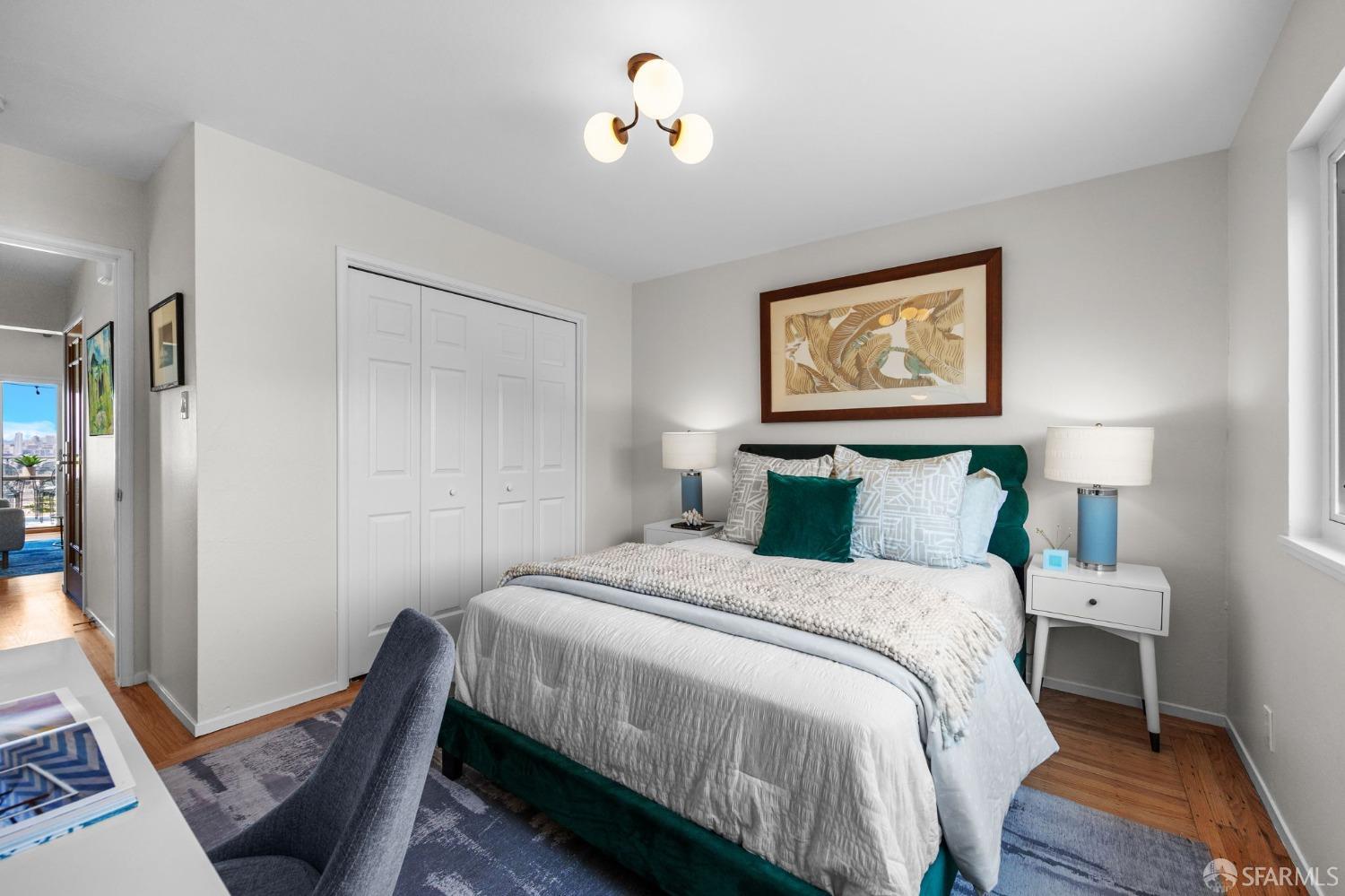 932 Esmeralda Avenue