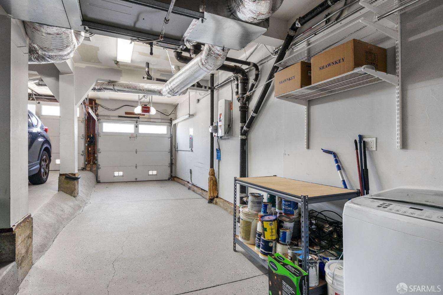 932 Esmeralda Avenue