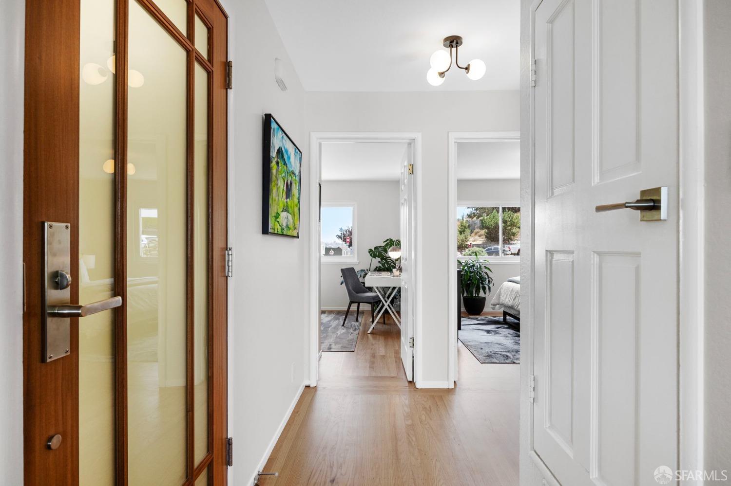 932 Esmeralda Avenue