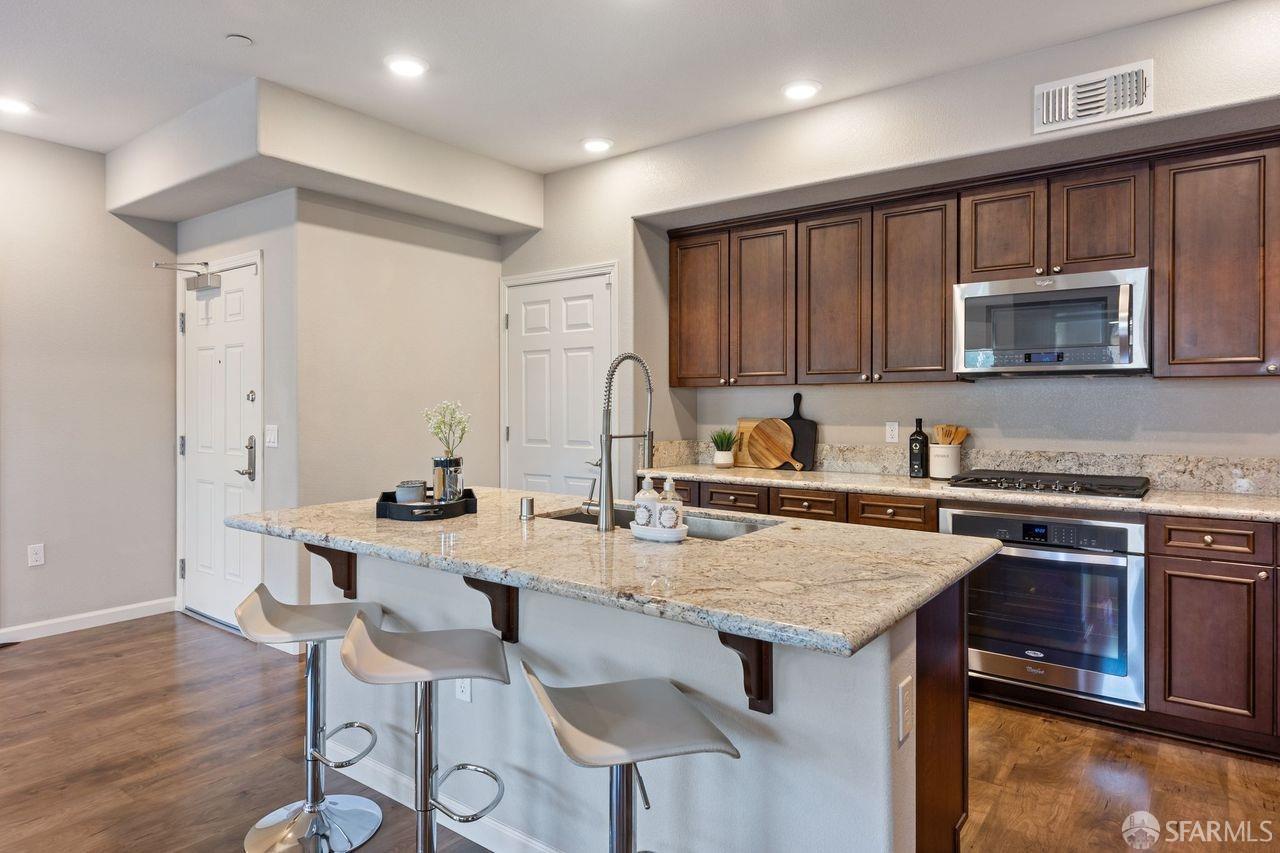 1130 Karby Terrace # 304