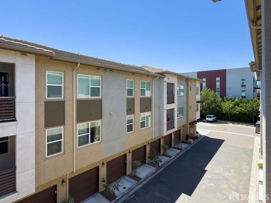 1130 Karby Terrace # 304