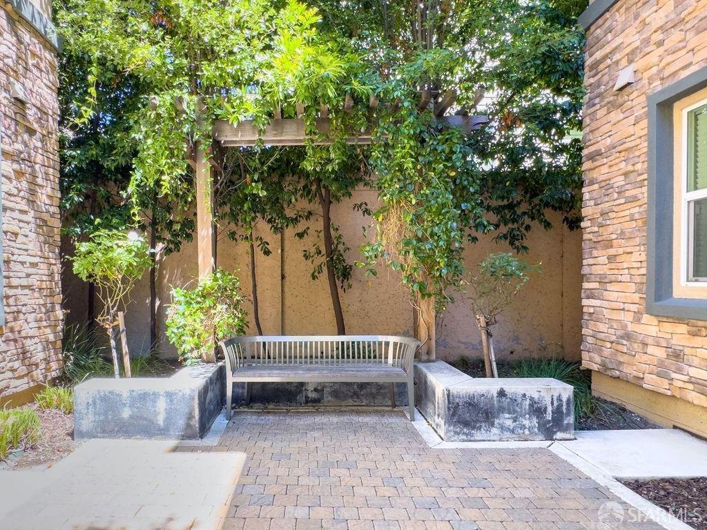 1130 Karby Terrace # 304