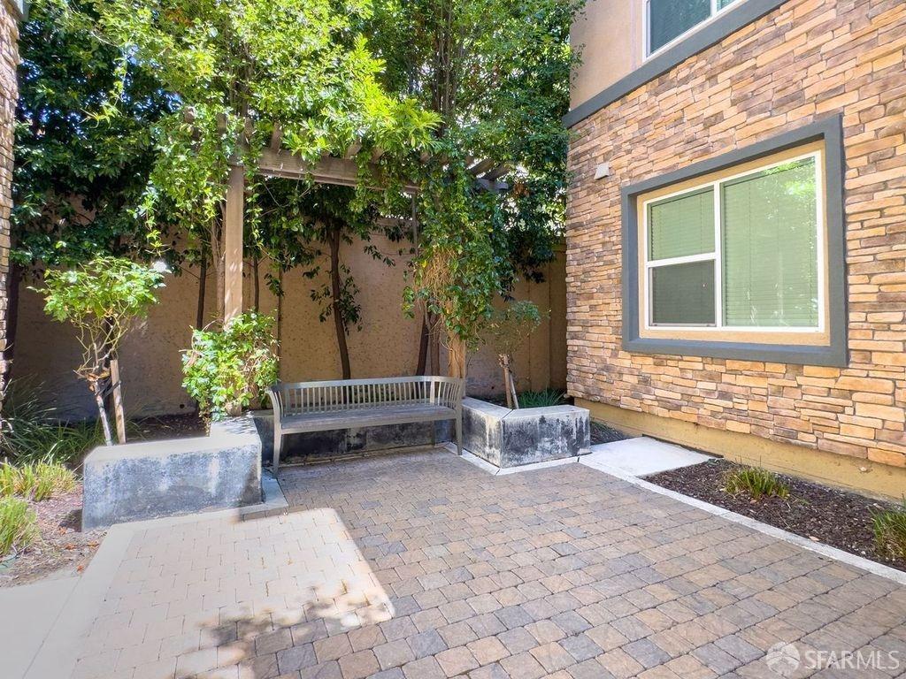 1130 Karby Terrace # 304