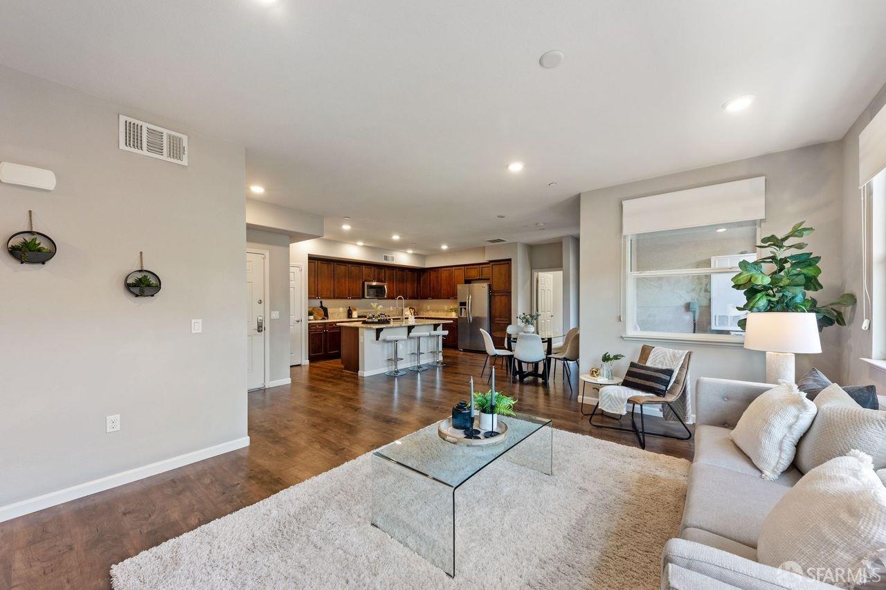 1130 Karby Terrace # 304