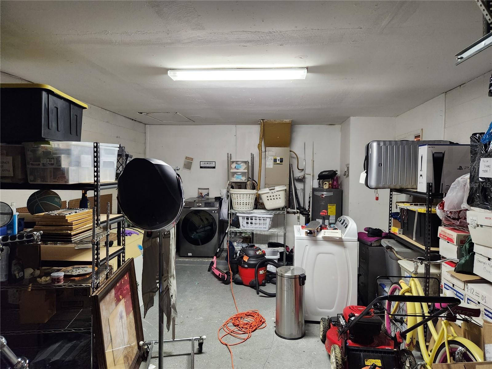 4610 N COUNTRY HILLS CT