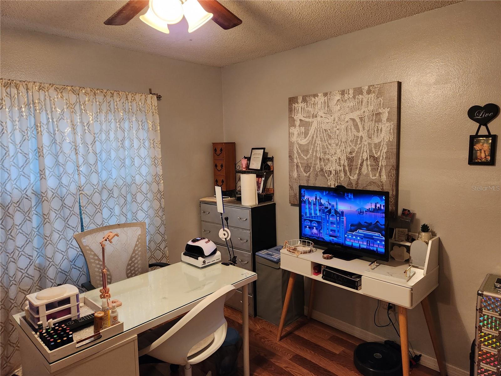 4610 N COUNTRY HILLS CT