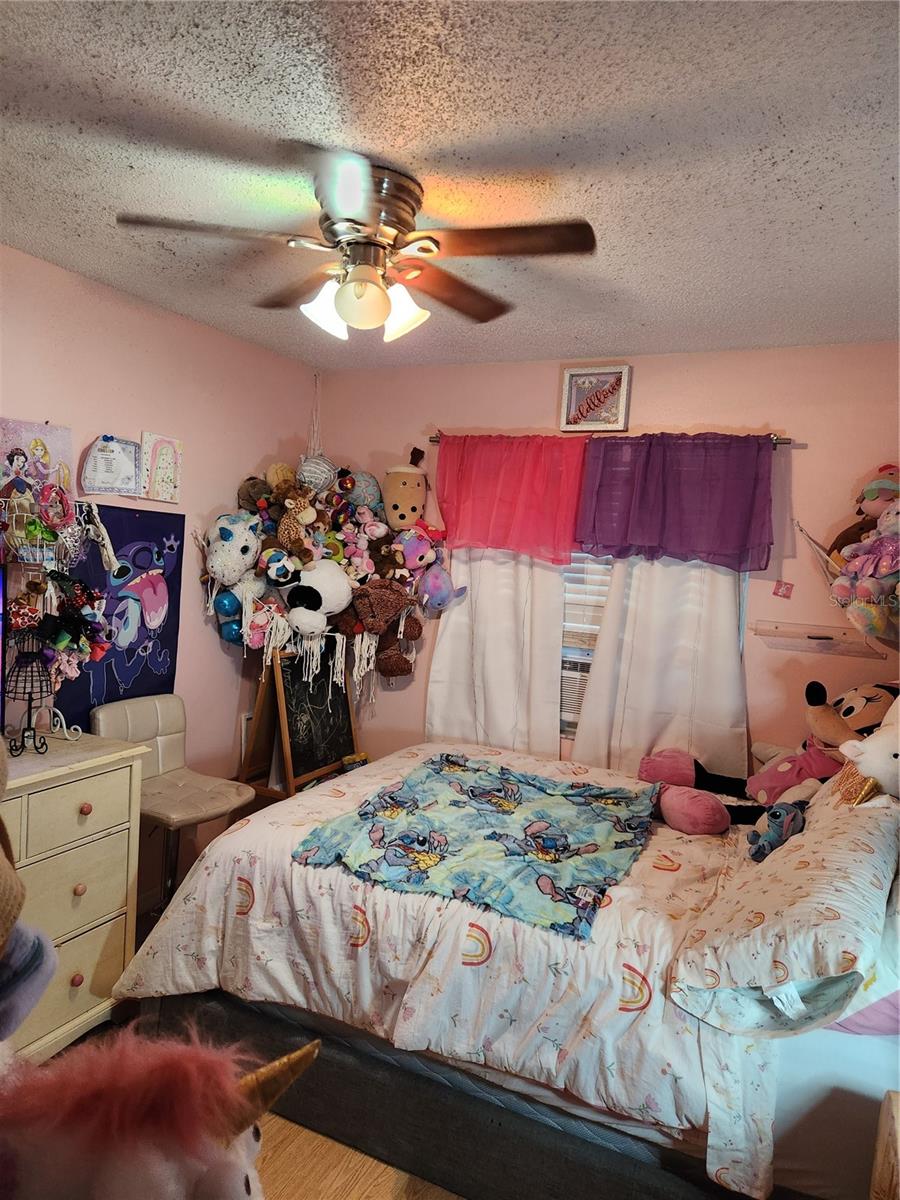 4610 N COUNTRY HILLS CT