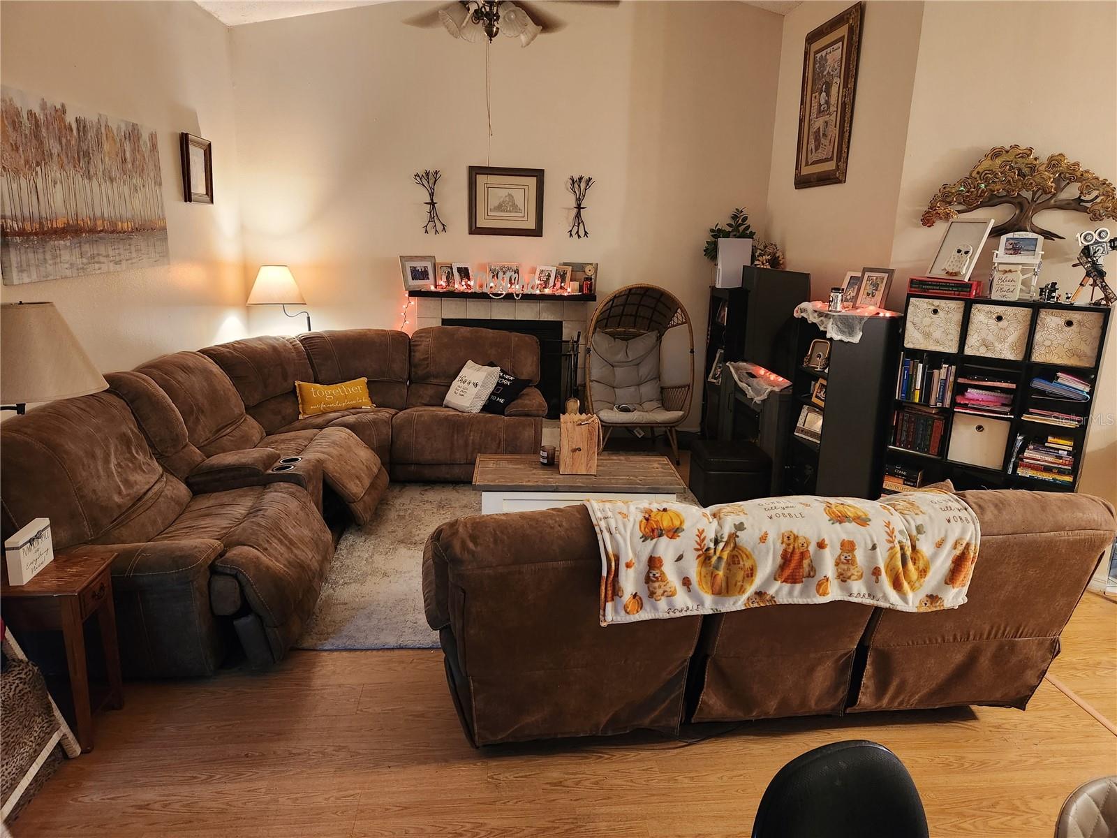 4610 N COUNTRY HILLS CT