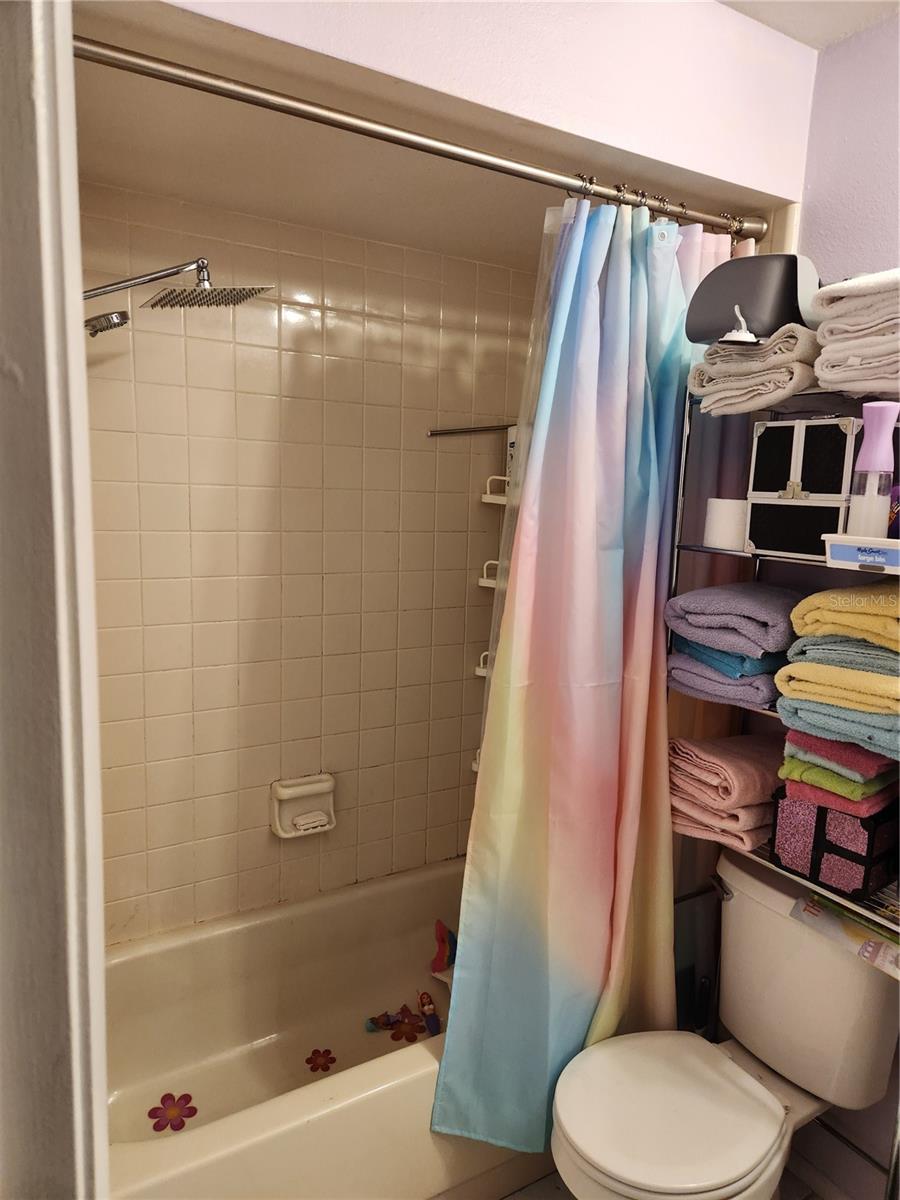 4610 N COUNTRY HILLS CT