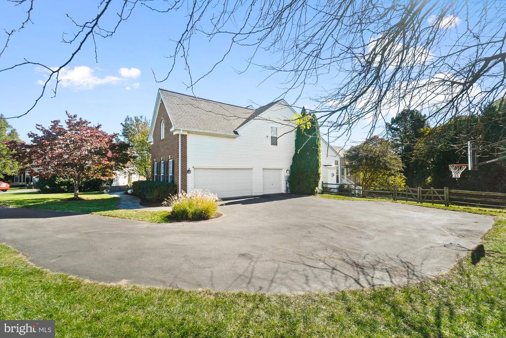 23605 WHITE PEACH COURT