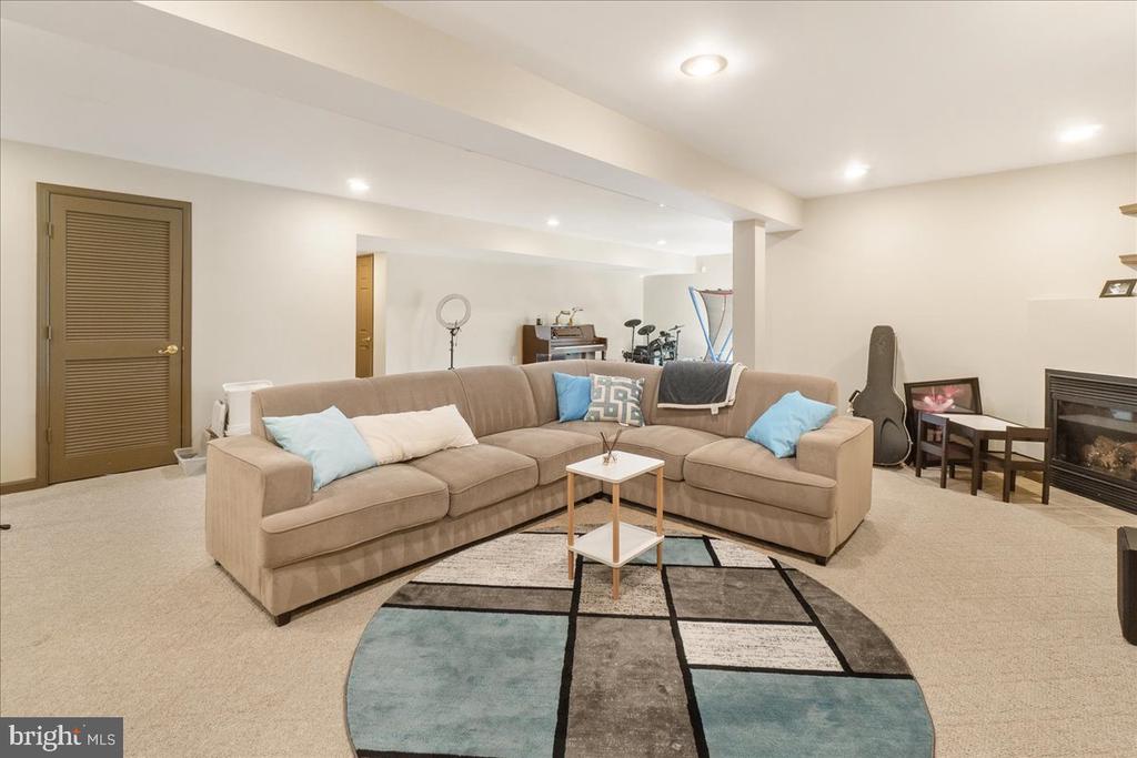 23605 WHITE PEACH COURT