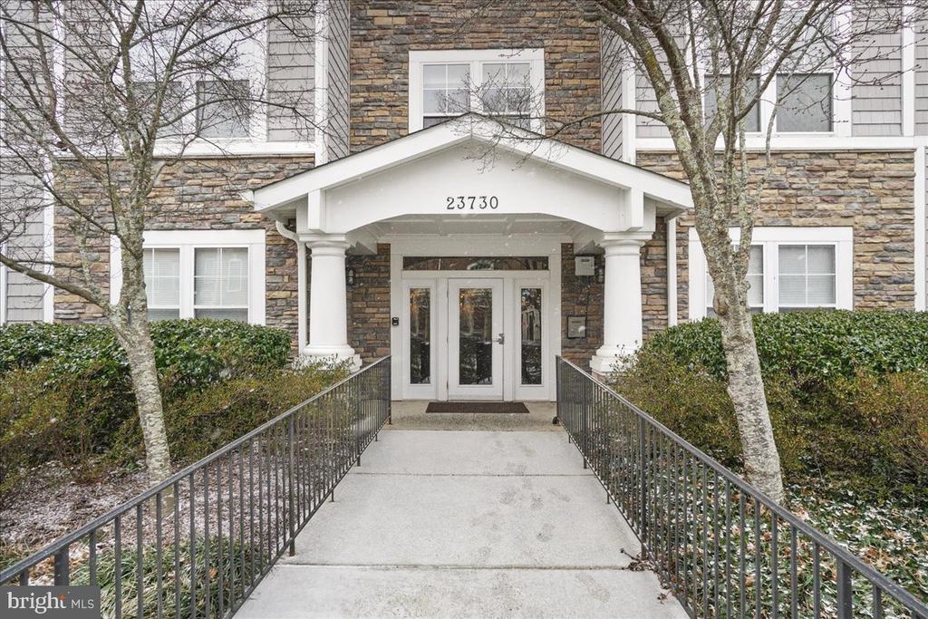 23730 CLARKSMEADE DRIVE 203