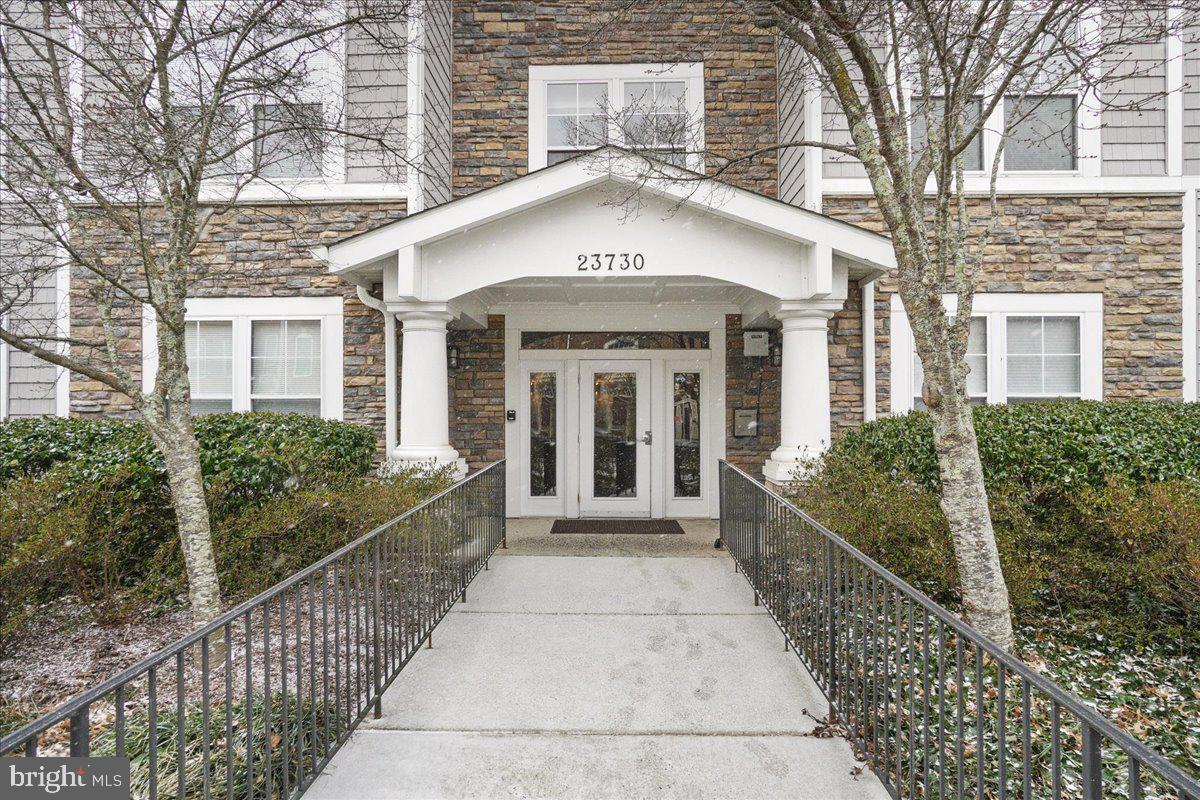 23730 CLARKSMEADE DRIVE 203