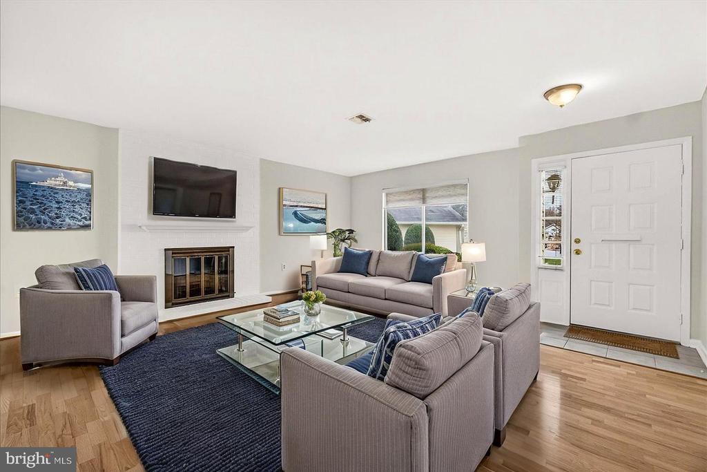 9 FITZHUGH COURT 71-B
