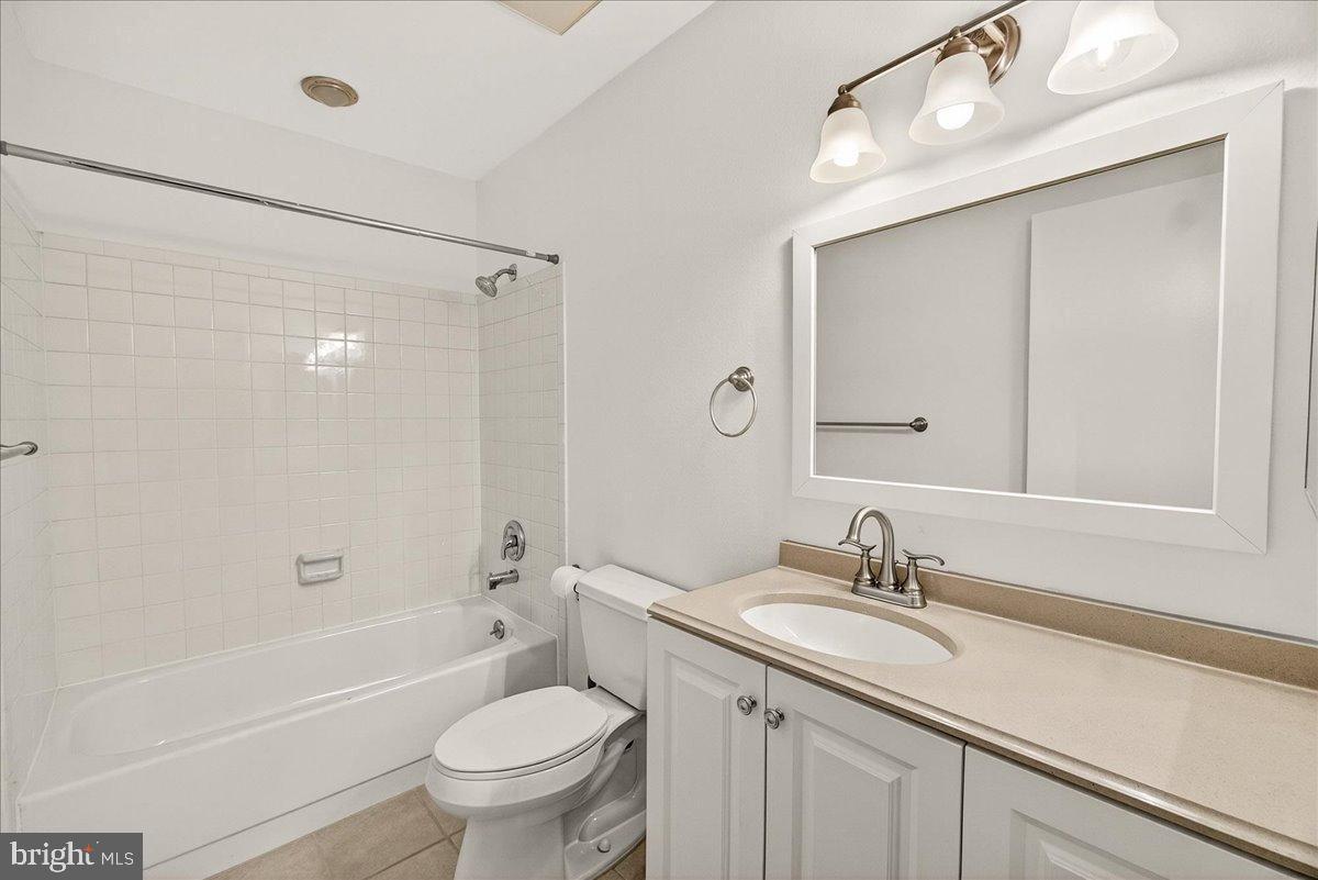 9 FITZHUGH COURT 71-B