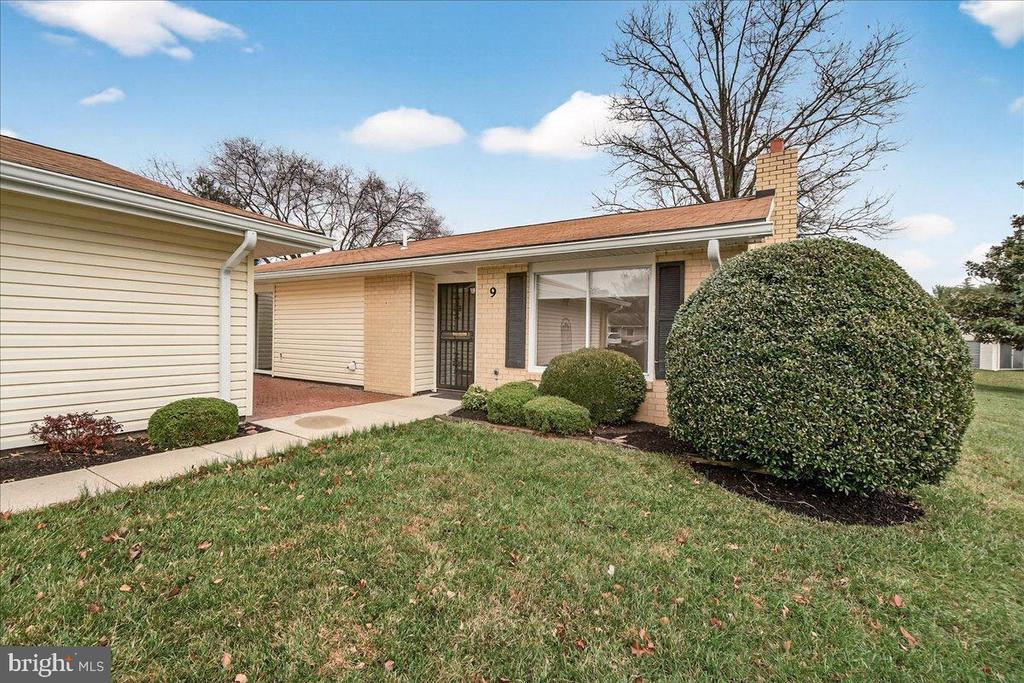 9 FITZHUGH COURT 71-B