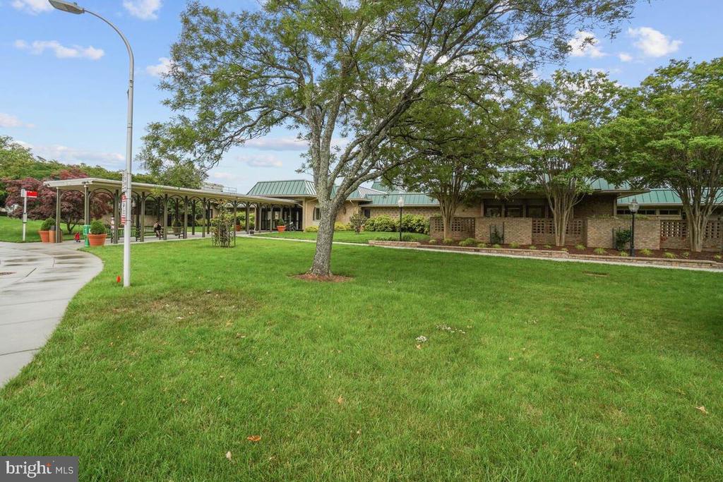 9 FITZHUGH COURT 71-B