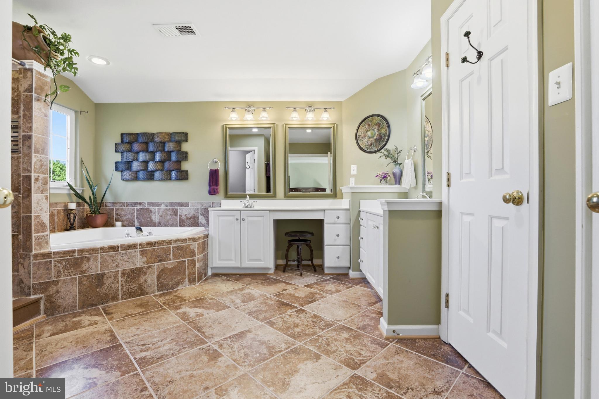 24213 HAILEY DRIVE