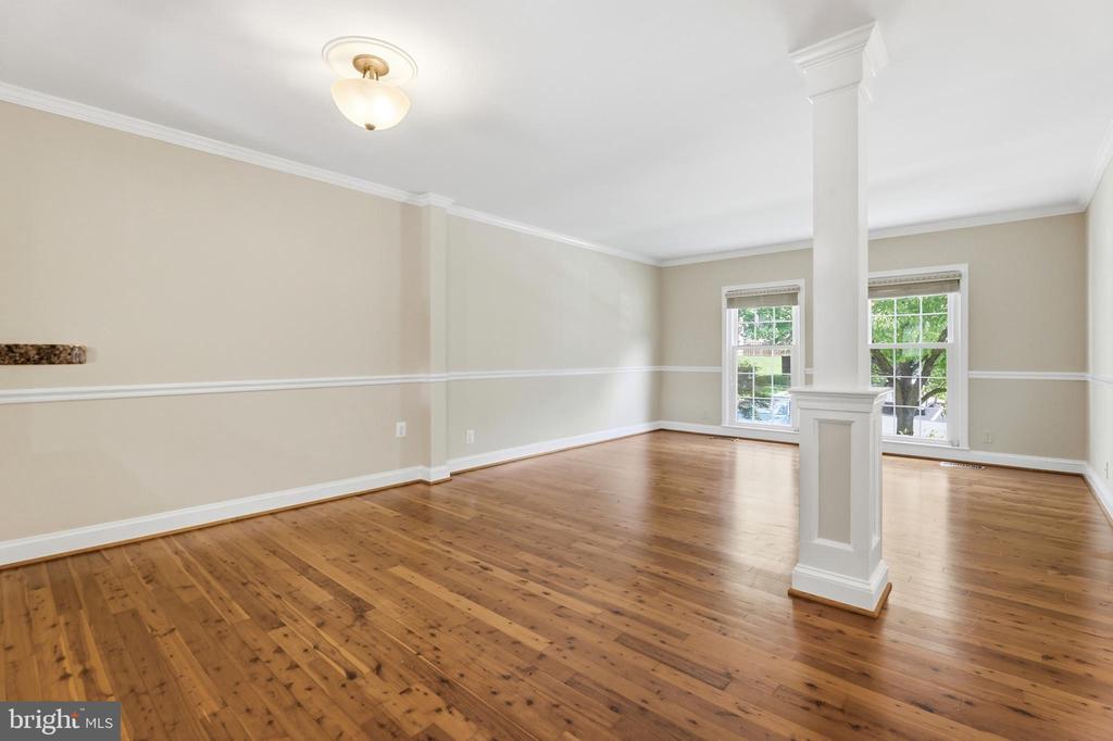 9583 WHITE PILLAR TERRACE