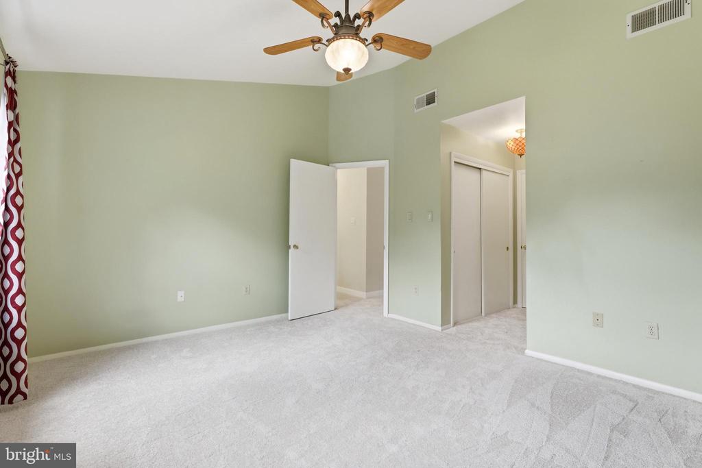 9583 WHITE PILLAR TERRACE