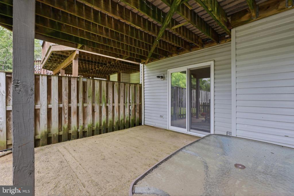 9583 WHITE PILLAR TERRACE
