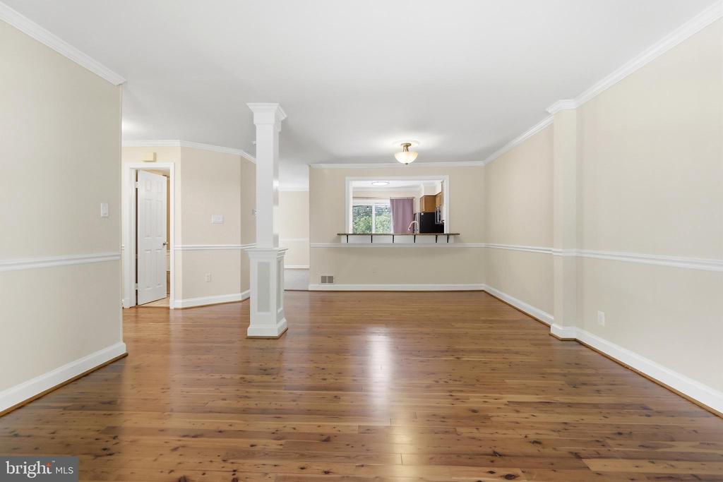 9583 WHITE PILLAR TERRACE