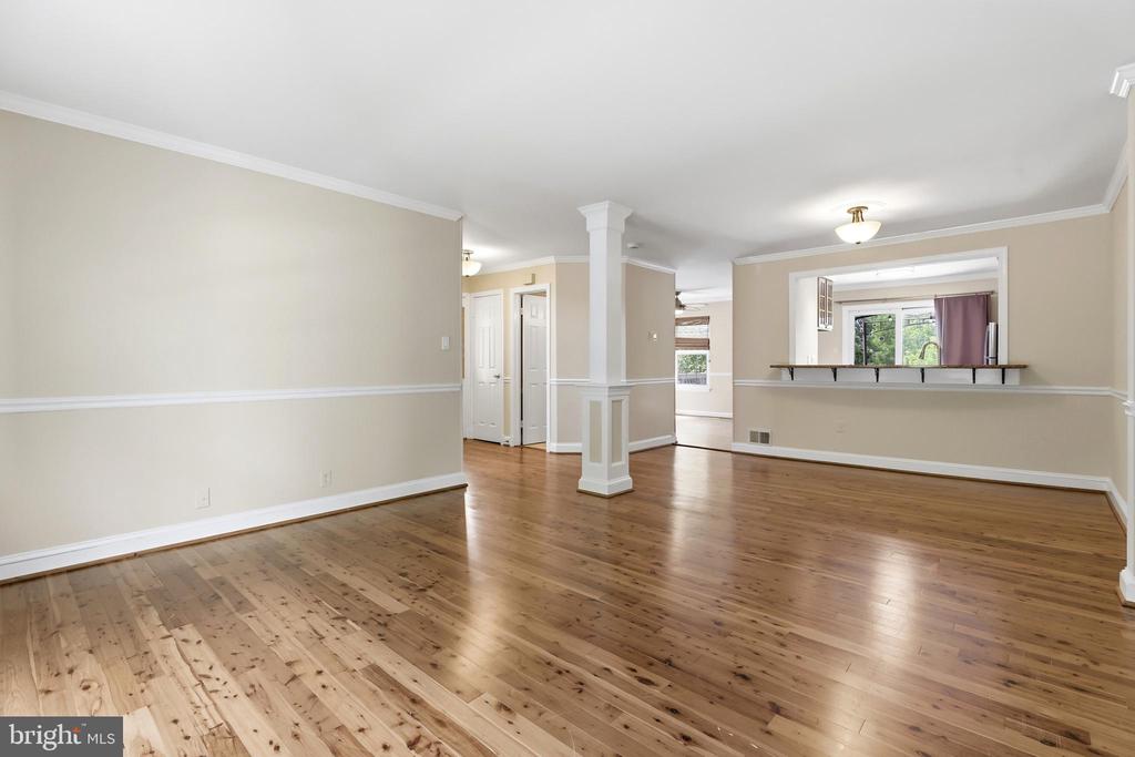 9583 WHITE PILLAR TERRACE