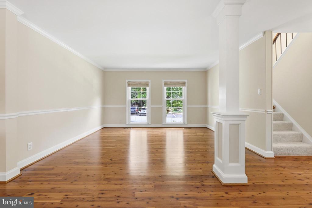 9583 WHITE PILLAR TERRACE