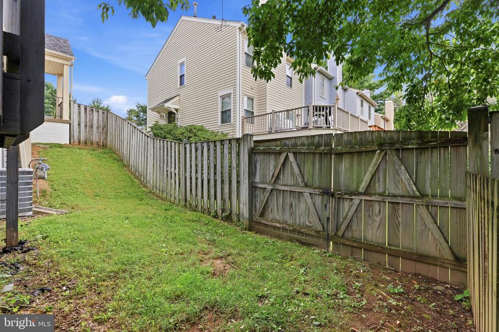 9583 WHITE PILLAR TERRACE