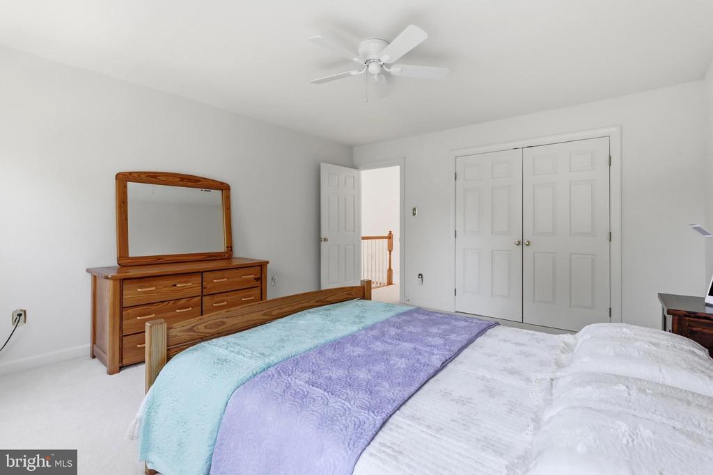 2 CROSSCUT COURT