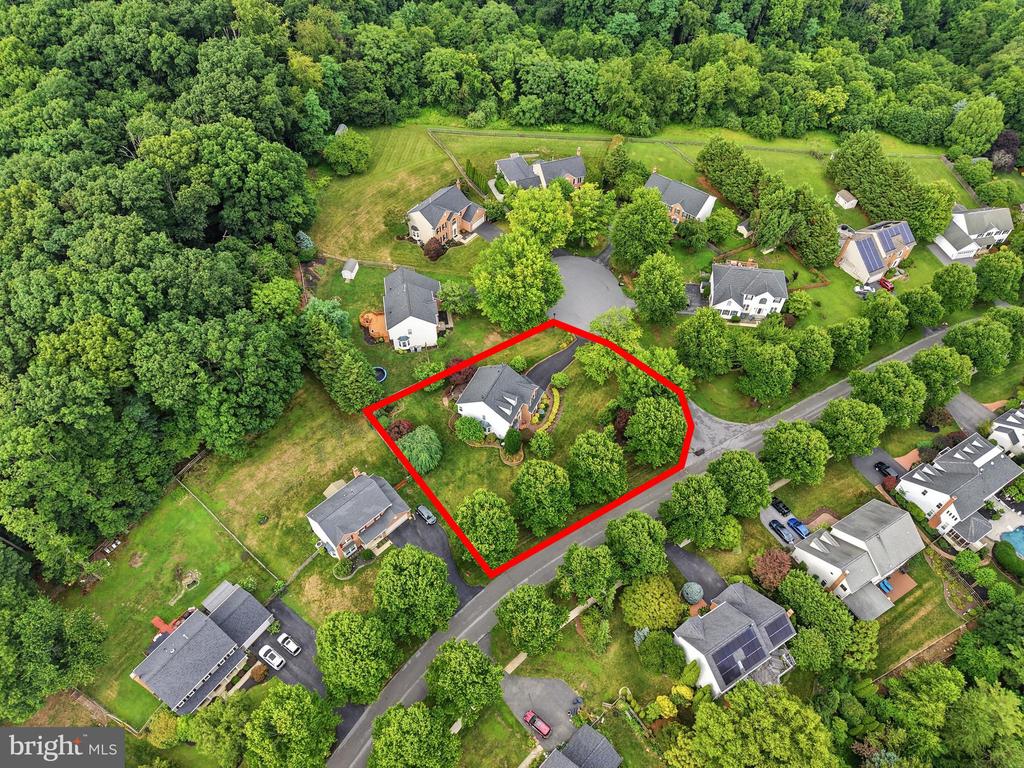 2 CROSSCUT COURT