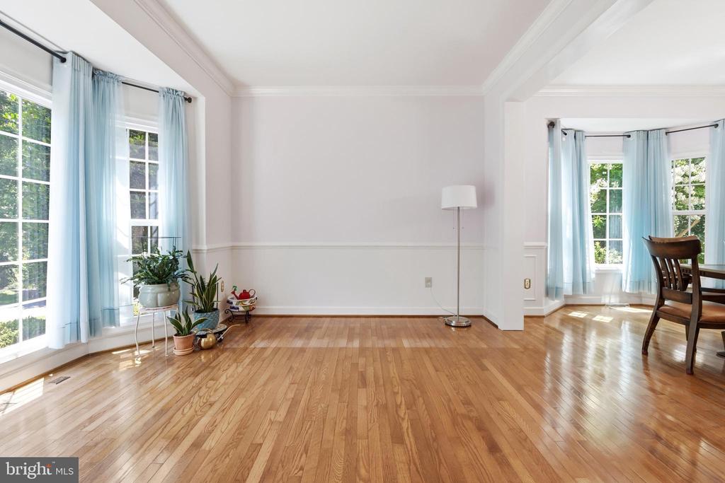 2 CROSSCUT COURT