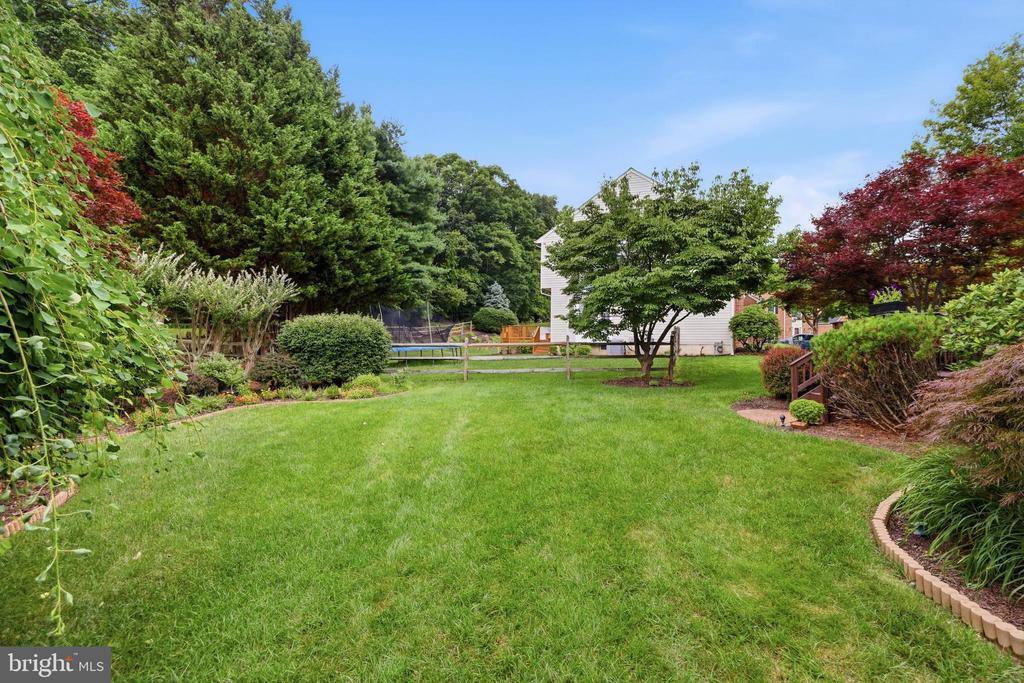 2 CROSSCUT COURT
