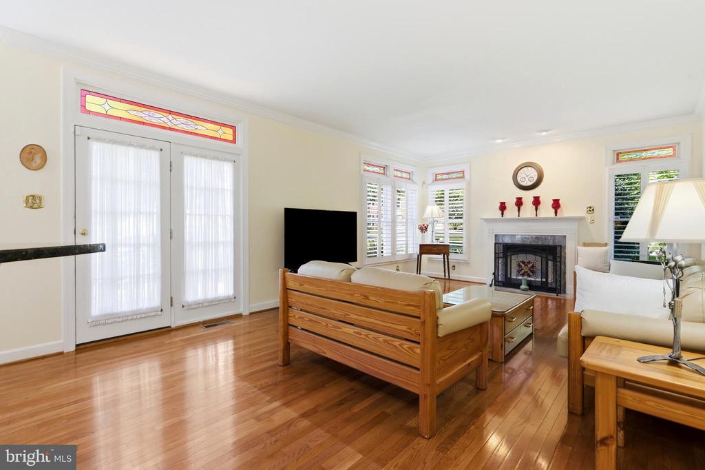 2 CROSSCUT COURT