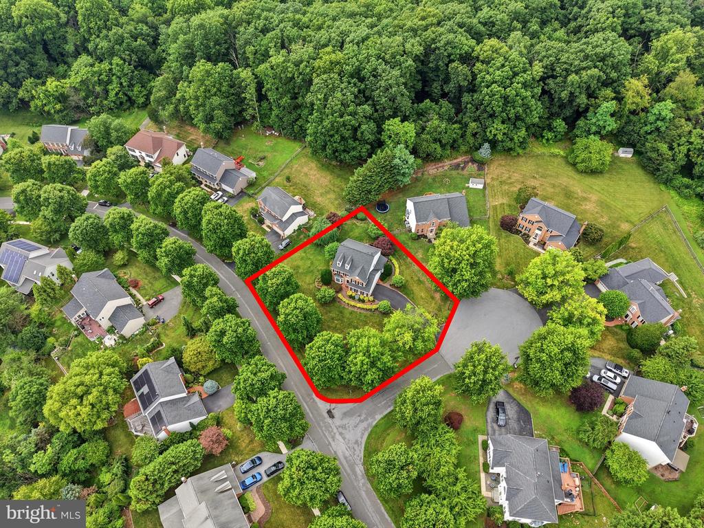 2 CROSSCUT COURT