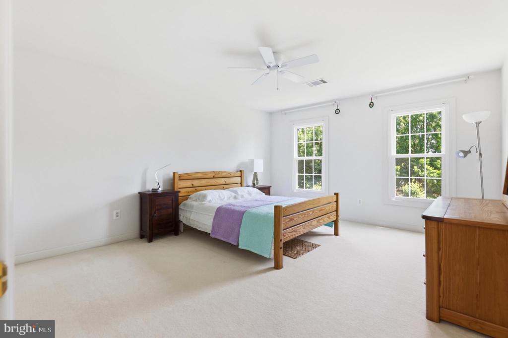 2 CROSSCUT COURT