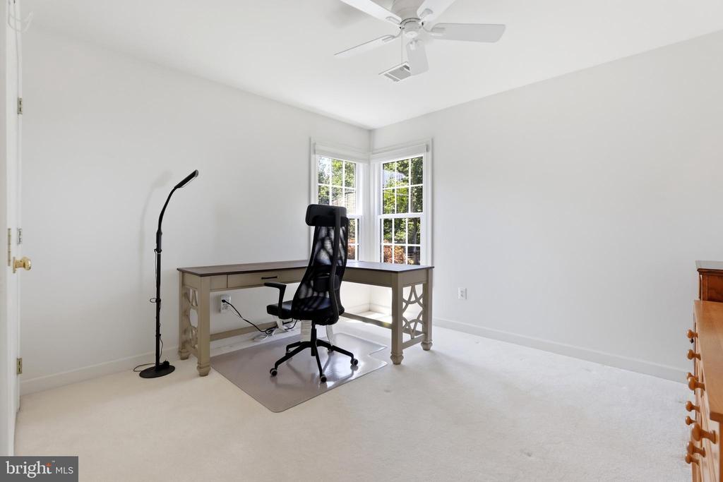 2 CROSSCUT COURT