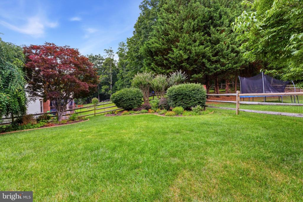 2 CROSSCUT COURT