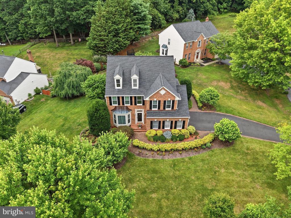 2 CROSSCUT COURT