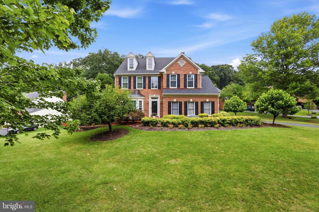 2 CROSSCUT COURT