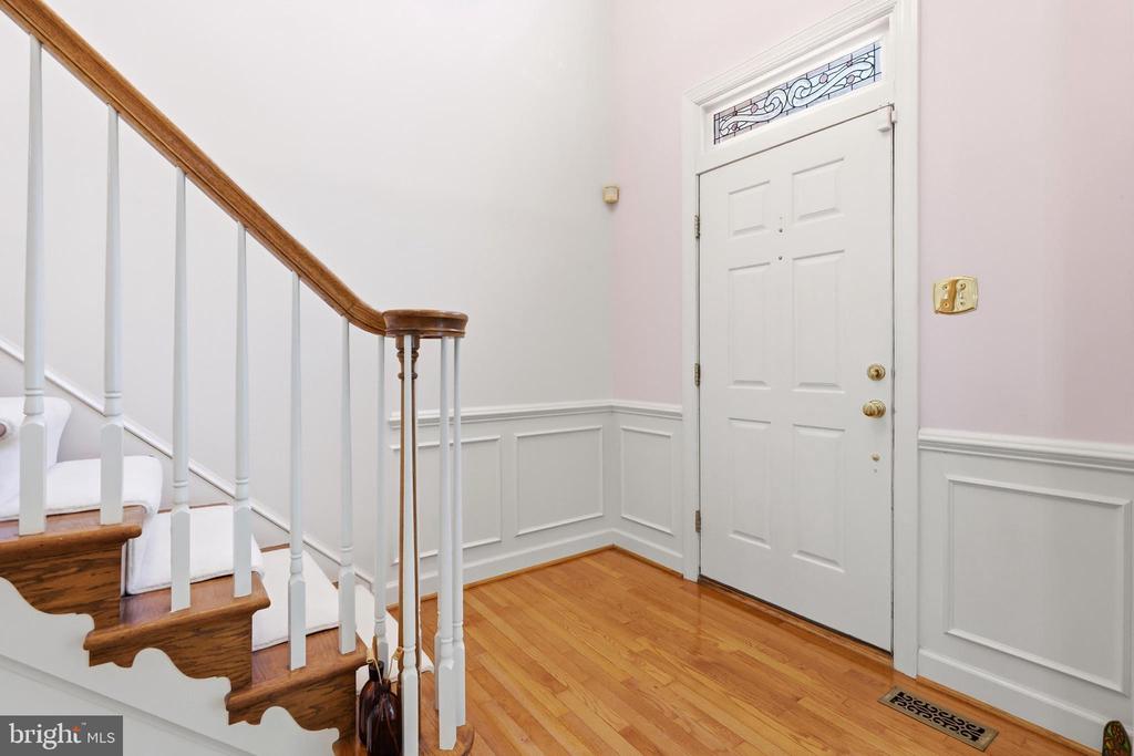 2 CROSSCUT COURT
