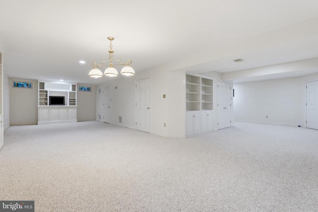 2 CROSSCUT COURT