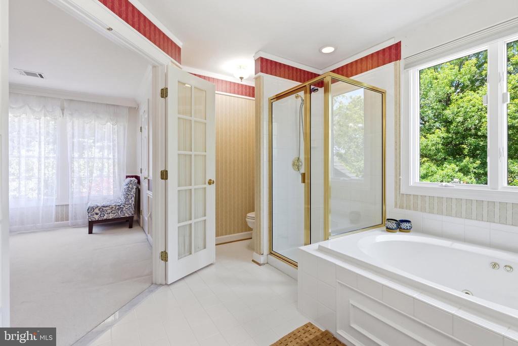 2 CROSSCUT COURT